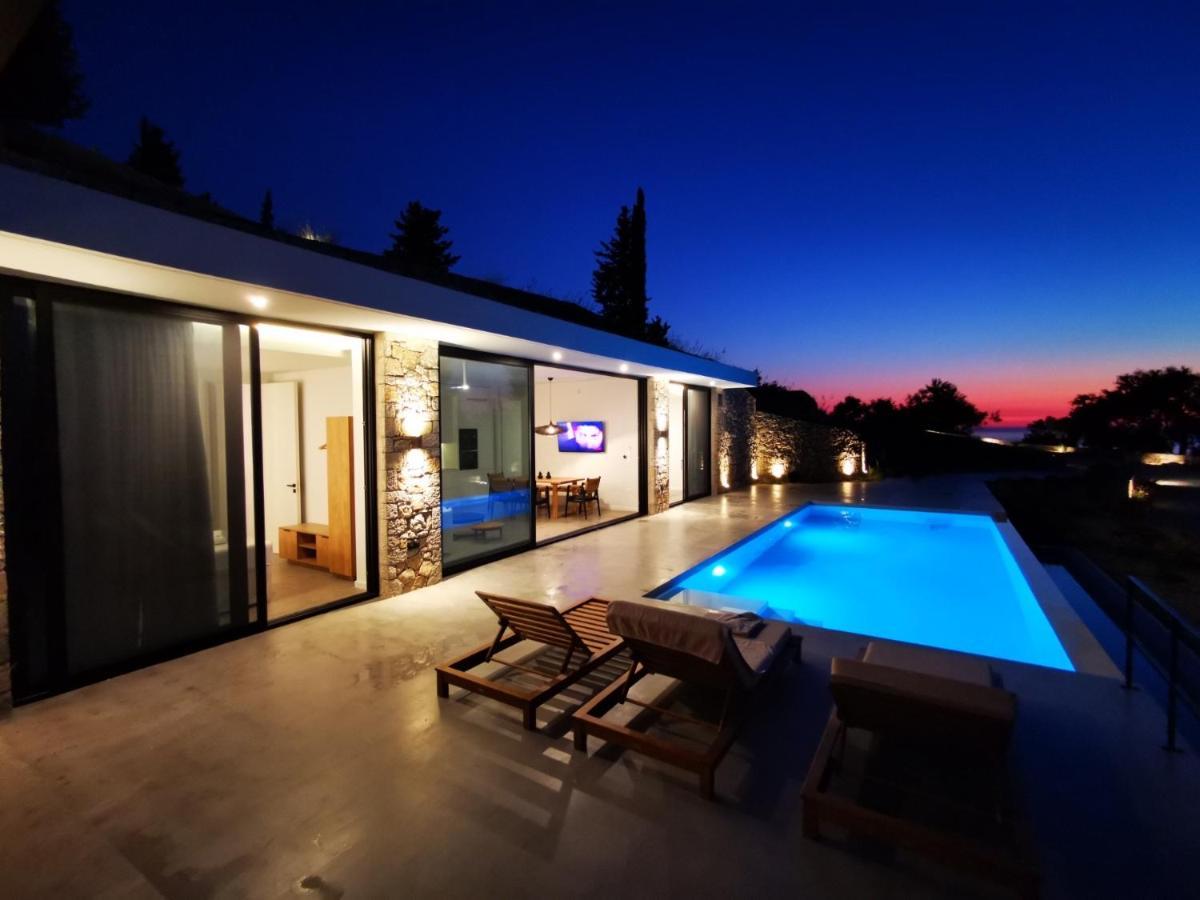 Villa Mandevilla Hillside Luxury