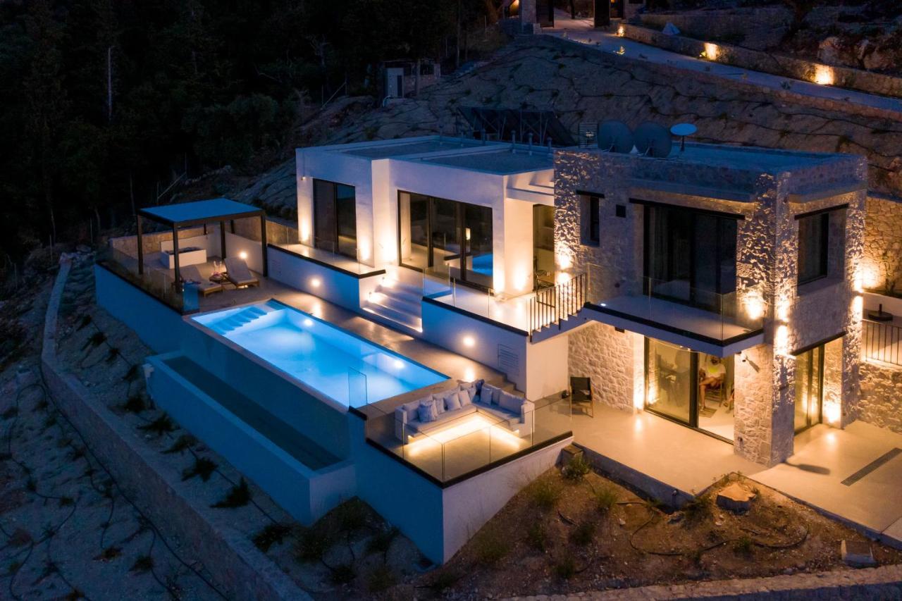 Mandevilla Hillside Luxury *